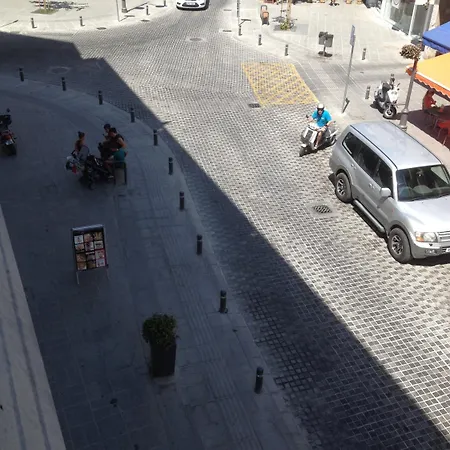 Les Palmiers Petrou *