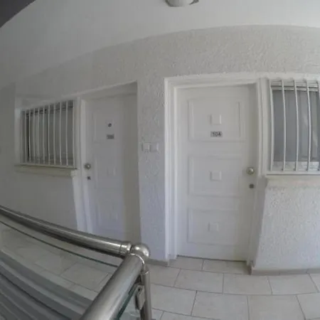 Les Palmiers Petrou * Larnaca