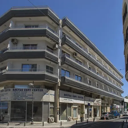 Les Palmiers Petrou شقة