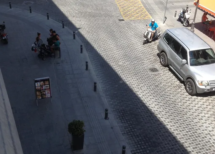 Les Palmiers Petrou *