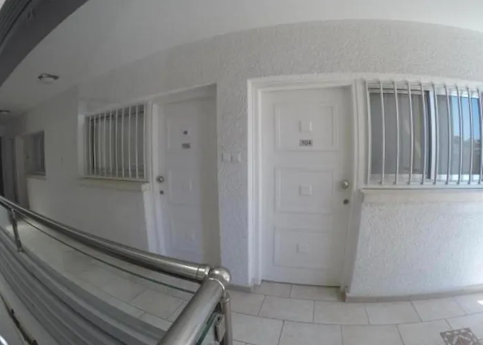 Les Palmiers Petrou * Larnaka